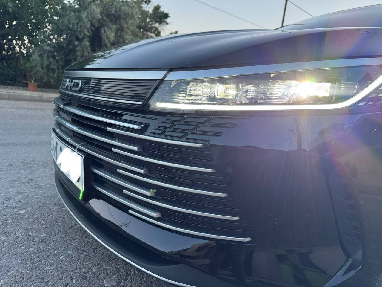 ***********
BYD ديستروي 2025 
‎المواصفات 
‎شاشة متحركة
 حساسات 
كاميرا خلفية
 مثبت سرعة 
كشنات جلد رياضي 
كير ماوس 
اوتو هولد 
لد امامي خلفي 
لايتات زنون  
انظمة قيادة
 وباقي المواصفات 
‎مكان السياره دهوك 
‎السعر 135 ورقه بي مجال
