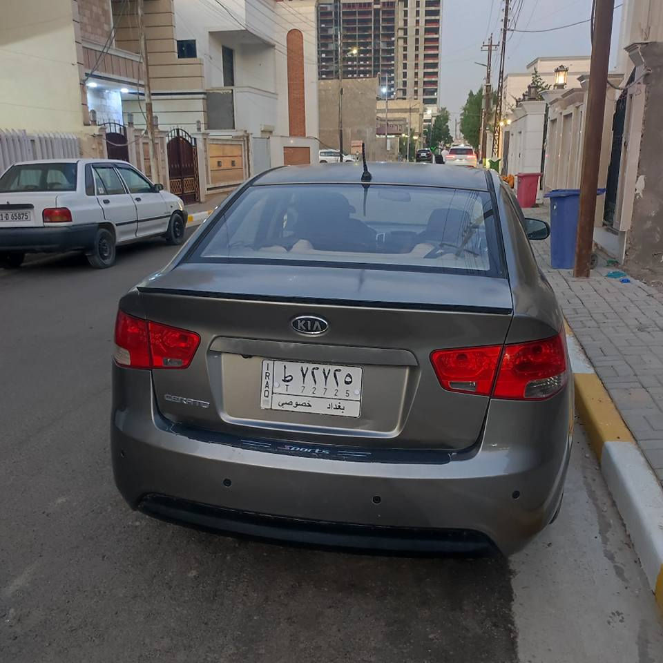 سياره سيراتو خليجي 2012
كير ومحرك وتبريد وحداده صدر كله تمام بيه 3 قطع صبغ، بدون حادث، الدواخل كله مكفول باب السايق مبدل بلادي، بدون صبغ... 
السعر 96 وبيه مجال للشراي وبخدمتكم. 
للتواصل متواجد واتساب، واتصال *********** بغداد, العراق
