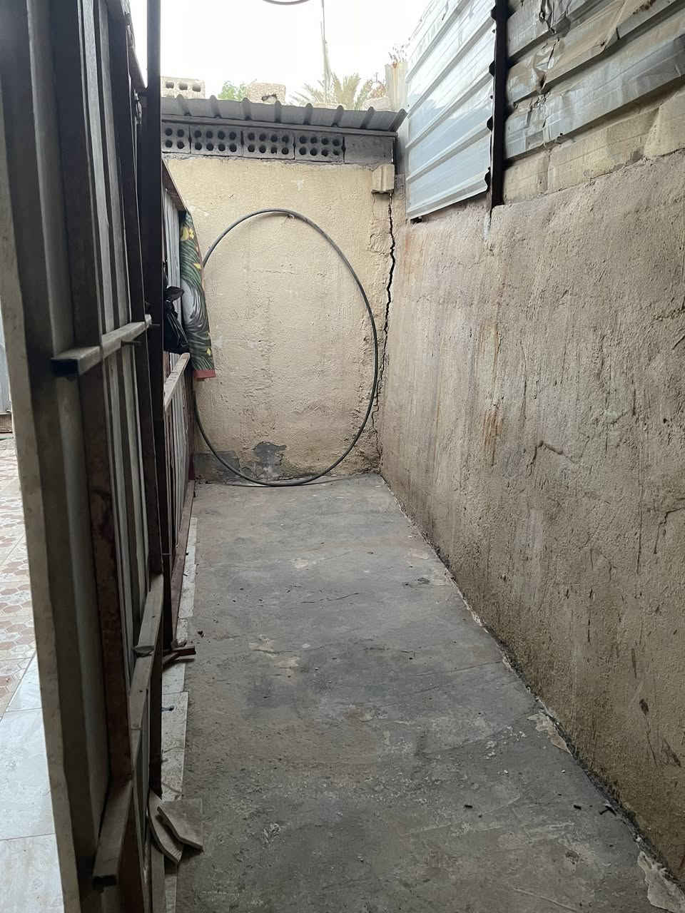 سلام عليكم 
مكتب ( عــقـ🏦ــارات ارض بابل) 
🏫 مشتمل للبيع (تقريبن مساحه 100م)
(اصلاح زراعي) فقط مكاتبه 
يتكون من غرفه نوم وصاله ومطبخ ومجمع صحيات 
💸 السعر (7) وبي مجال 
🌏 عنوان ( شارع 80 طريق نجف/ مقابيل مخبز مهند )
للاستفسار 
***********
