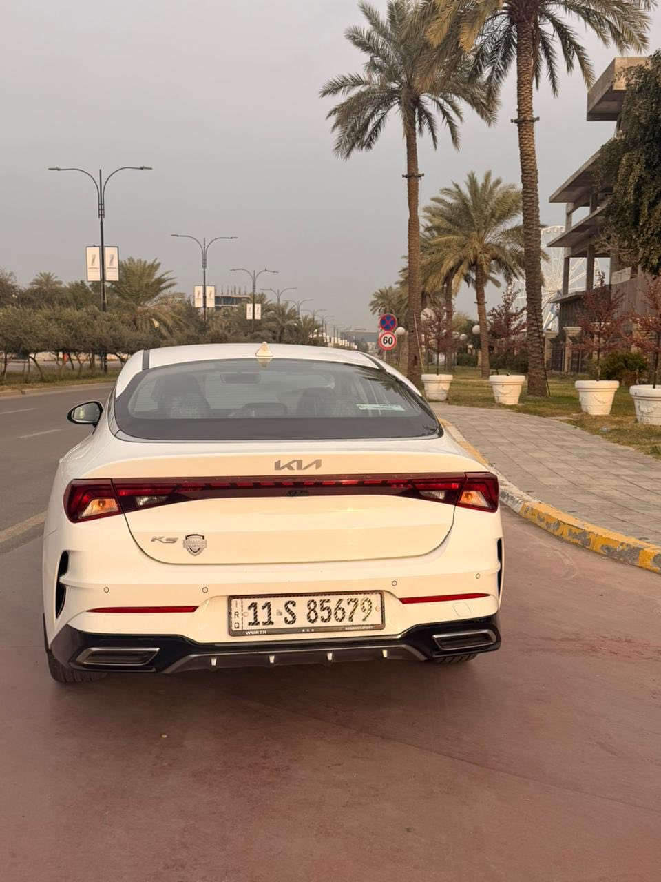 كيا K5 خليجي  موديل 2022 
مكفوووله كفاله عامه عدى بارد بسيط جدااا بخشم الجاملغ الامامي جهة السايق 
ماشيه ٣٠ الف كيلو فقط 👍
 مكانها بغداد حي الجهاد 
السعر 215 وبيها مجال بسيط 
مواصفات الشركه العامه 
حساس امامي خلفي 
تبريد قطعتين 
مري جانبيه شفط 
كشن السايق كهرباء 
مود درايف ( ايكو - سبورت - نورمال - اعتيادي ) 
‏***********
