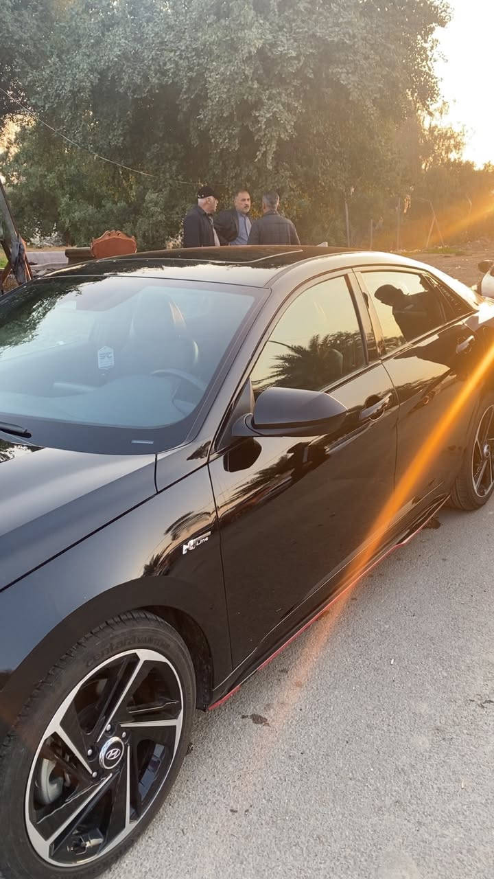 النترا n line موديل 23 
رقم بغداد معوقين 
حادثها جاملغ ايمن مبدل وبنيد راجع بارد وبيها ضربة بباب خلف السائق راجع بارد وبيها حار مكحل بدون صبغ  
1600 تيربو 
ماشية 59 الف كيلو متر 
مواصفاتها 3 سرعات كشتات حضن مخمل وجلد كشنات امامية تدفئة كشن سائق كهرباء حساسات اماني خلفي نفطة عمياء تشغيل عن بعد 
سعرها 160 بيها مجال 
صدر جديد 
تخم تاير جديد 
رقمي *********** واتساب 
المعوق من أهالي بغداد ابو غريب يسوي وكالة بيع وشراء 
الوكالة عليه والغرامات تخصم من السعر
