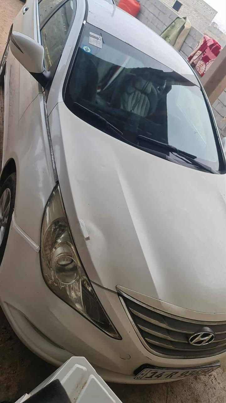 للبيع او مراوس سوناتا وارد كوري 2012
تحويل مباشر مكفولة من الضربة وغير مكفولة من الصبغ جاهزة كلها تبريد ثلج امامي وخلفي 
طخم تاير جديد
 حدادة جديدة 
شاشة ايباد 
كامرة خلفي 
حساسات خلفية
 تحكم ستيرن 
مشروع وطني سنوية للـ 28 بسمي السيارة
دوشمة جديدة
أرضيات جلد
 مابيها نقص بس بيها حالوبة بالقمارة كلش قليل
السيارة إستخدام شخصي مال بيت 
السعر115العنوان البصرة قضاء الدير للاستفسار الاتصال على الرقم 
***********
