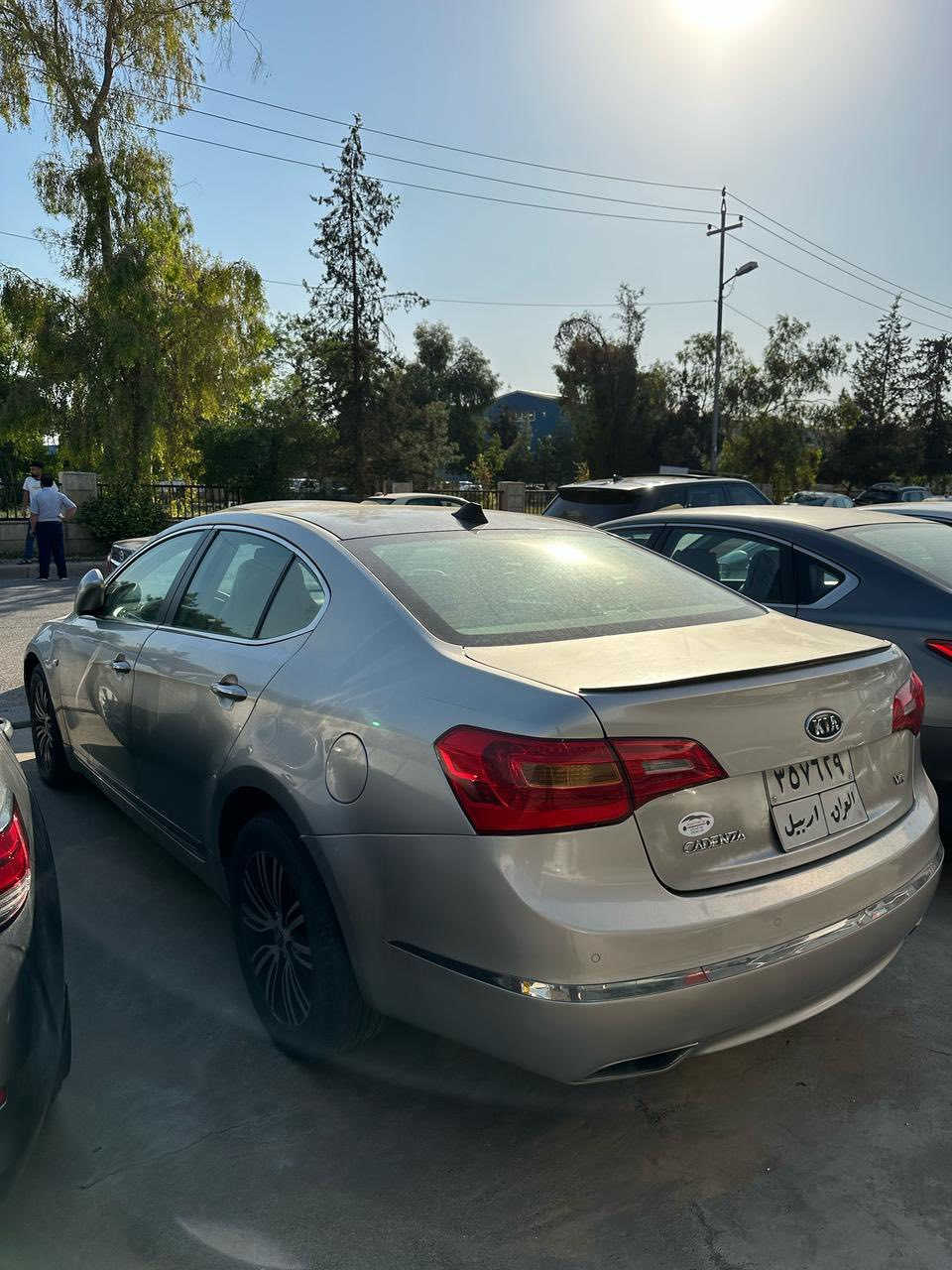 كادنزا للبيع موديل 2013 السعر 130$ وبيها مجال. صلاح الدين قضاء الضلوعيه  الضرر قطعه واحدة الجاملق  خلف السائق 
هاتف 📞 ***********
هاتف 📞 ***********
