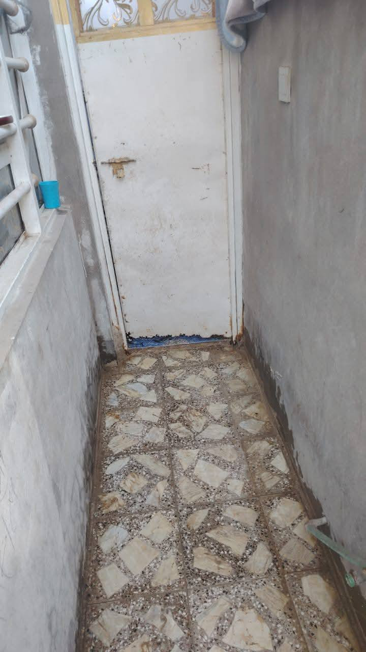 يالله يارزاق 🏣
🏠بيت للبيع 70متر م  🏣  مناسب 

اساس صب سقف صب 

طابوزراعي مشمول بالتطويب ومرقه من البلديه

كوفه. .شارع زوار قرب متنزه جنات الكوفه 
 

ألرضيه كاشي   سراميك كامل من كلشي بيت كلش نضيف 

يحتوي ع غرفه

+ صاله عدد 1 + مطبخ  +صطح كامل + ساحه + تخاريج خارجيه وداخليه 
ا
التفاصيل تصل *********** وتساب.
