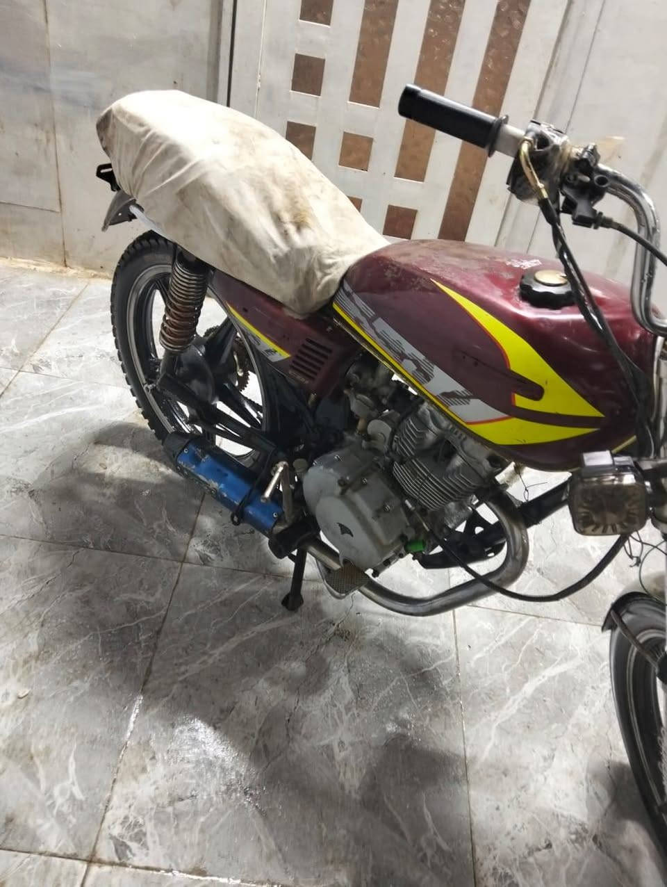 سلام عليكم دراجه ايراني  اورقها كامله  للبيع مستعجل سعرها  200
الدراجه خير من الله نقصها فقط كهربائيات
***********
