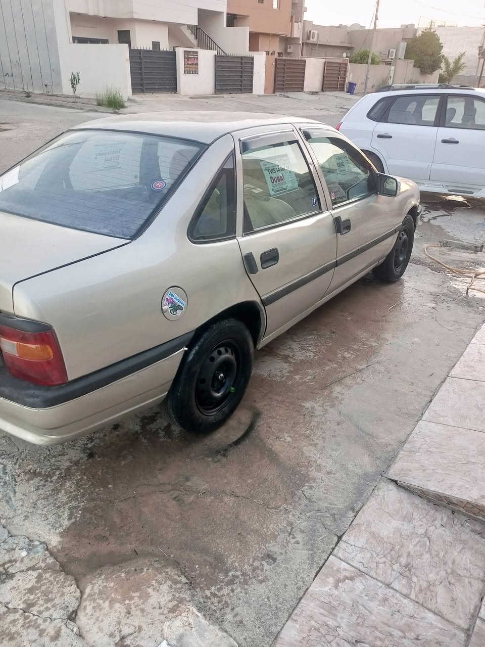 سياره اوبل فكترا كركوك مشروع وطني دفتر بنزين بيه سياره حلوه موديل 91 حجم 18 السعر 39بيه مجال قليل ***********
