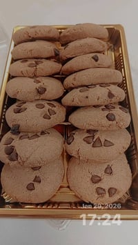 كيك الجزيرة متوفره كوكيز برقائق الشوكولاته تعد الكوكيز من الحلويات الم...