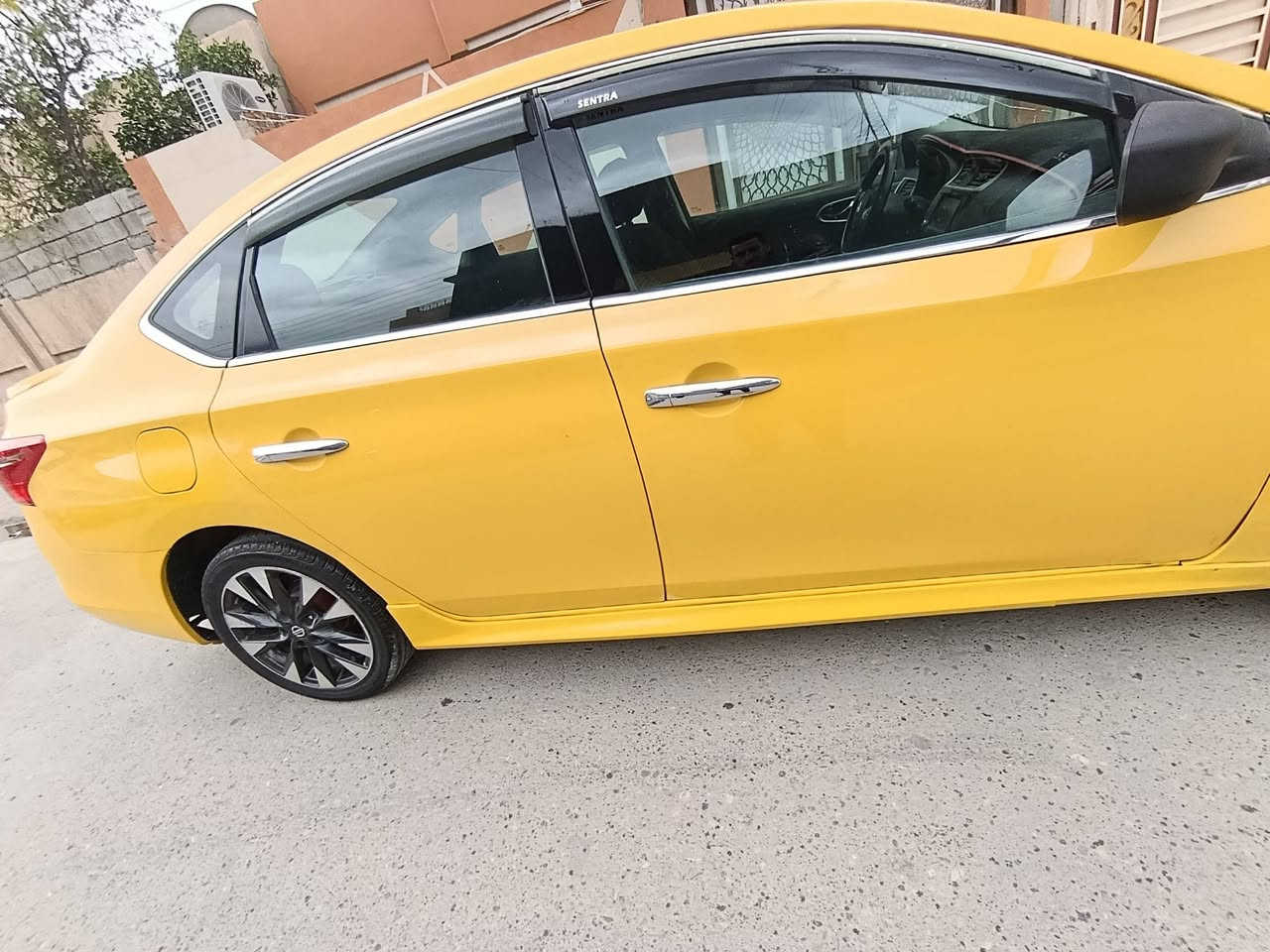 نيسان سنترا موديل 2019 رقم نينوى سيارة جاهزة ضررها معجون بالسقف بدون دواخل  السعر95عندك استفسار خابر غير موجود عالفيس ***********
