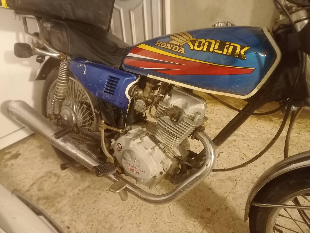 السلام عليكم دراجه بارت للبيع الدراجه رايدها ب 375 وبيها مجال بسيط *********** تواصل اتصل على الرقم موتور محرك مفتوح
