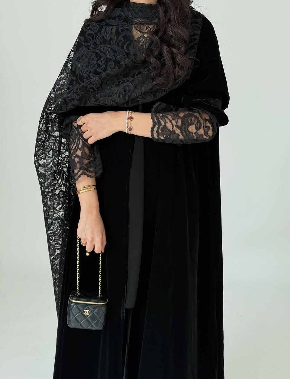 من اكتر القطع المطلوبه 😍♥️
للاناقه عنوان دائم من عنا 😌👑
عبايه مخمل اسيتكس اجنبي مع دانتيل فرنسي اجنبي 😍♥️ 
بقياسين 1 .... 2 
من 38 👈🏻 46 
تواصي 10 تيام 📛
توصيل حلب وشحن محافظات 🚛
_


**إذا كنت صاحب هذا الإعلان وتريد حذفه لأي سبب، رجاءا أرسل رسالة إلى الدعم الفني**