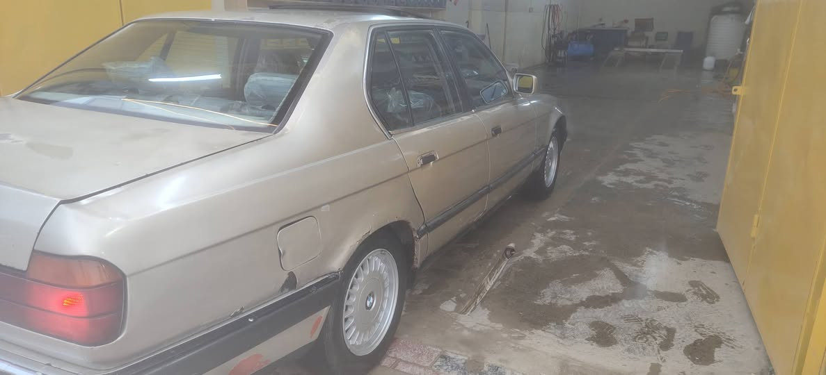 بي ام 735 للمراوس فقط ب500 او 740 ولفرق نقد سياره جاهزه من كلشي فقط الكشر رايدله تعمير وصبغ كير مكينه تبريد ثلج حداديه الاماميه كله جديد جام اربعه شغال فتحه شغاله كشنات كهربائيه جلد بس اني مدوشمه كهربائيات كله شغاله رقم بغداد بسمنه موديل 90 سنويه تنتهي شهر 12 / 2026 للاستفسار ***********
