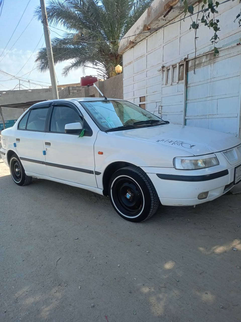 سلام عليكم شباب سياره سمند موديل 2010 للبيع سياره مكفول من الضربه بيها صبغ بالدويس مكينه وكير  مكفولات او حداديه تخم تاير جديد تبريد شغال رقم كربلاء سياره خير من الله راعيها يمي السعر 36 مكلف بالنشير هذا رقم راعيها *********** مكان ديوانيه بغماس
