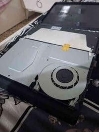 بلايستيشن 4 سلم 500 كيكا بايت مستعمل للبيع مستعمل أسبوعان فقط و الجهاز...