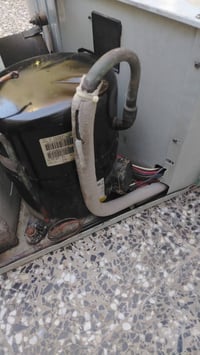 مكيف ٢ طن بلاد كمبريسر الأصلي شركه العيسى حار بارد شغال وضمان بيه سعره...