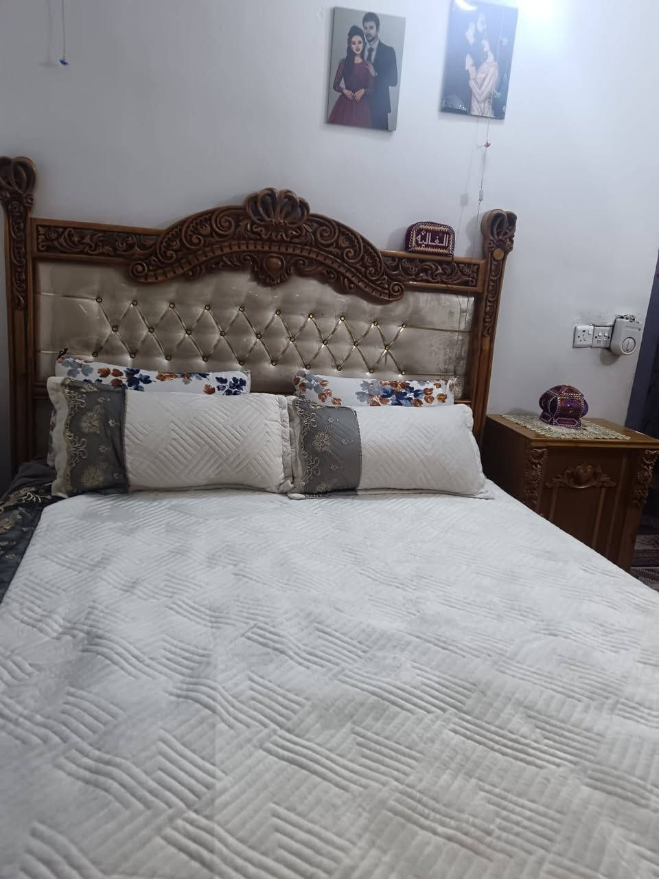 غرفه نوم للبيع اخشاب صاج تحتوي على كنتور ست ابواب ميز تواليت جربايه كومدي  .. السعر مليون ونص بيها مجال  العنوان بغداد السياحي. رقم الهاتف ***********
