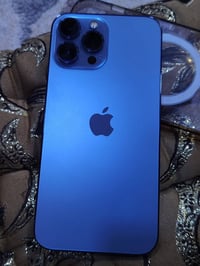 أيفون 13 برو ماكس  للبيع فقط  نضيف جدا فقط مرفوع البطاريه 95 مايعبر هو...