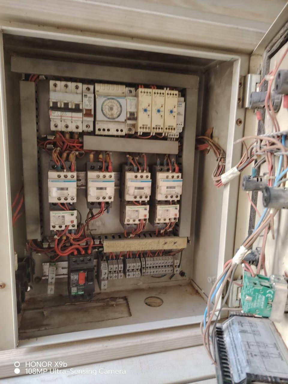 السلام عليكم من رخصت الادمن اغراض للبيع نظيفات كلش عل فحص
تجي تشوف بعينك المكان الدوره هور رجب ‏‪***********‬‏
