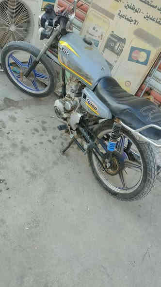 دراجة كللك للبيع 
العنوان ناصريه مركز 
شغاله ب200 الف 

موجود وتساب 
0781 112 2637
