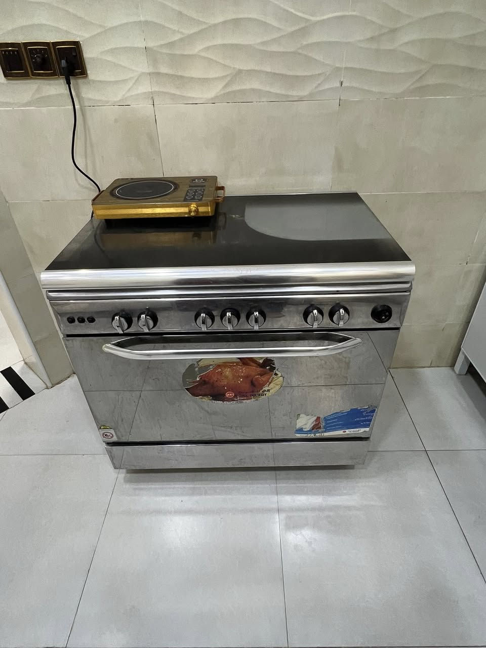 ثلاجه الحجم الكبير اربع بيبان جوه مجمده فوك ثلاجه  سعر 250 قفل وطباخ نضيف  سعر175  اوفن سعر 45  غساله اوتماتيك جديده استعمال كلش قليل سعر 400 🌹🌹***********
