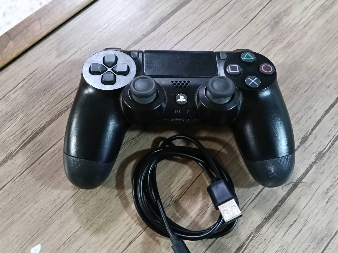 بليستيشن ٤ مستعمل بجودة جيدة جدا معا يدة جديدة لم تستخدم غير اصلية ايضا معا العاب التي هية assassin's Creed origins,mad max, ratchet and clank, fifa 18
موقعي في الدورة جمعية خير الله
