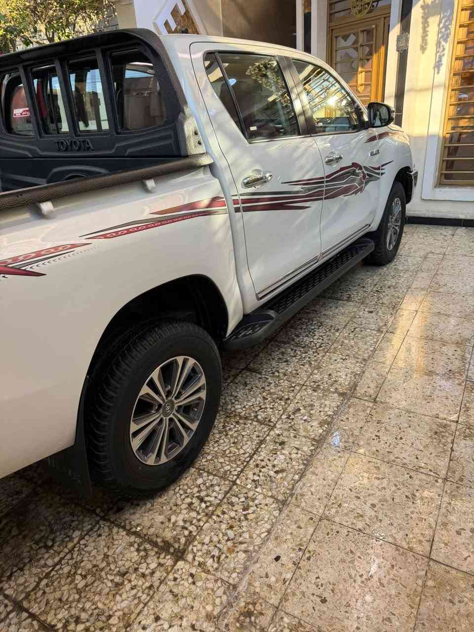 السلام عليكم 
بيكم هايلوكس سعودى اصلي موديل 24
مكفولة كفالة عامة 
فول مواصفات 
محرك 4 سلندر 
رقم بغداد الجديد بسمي 
مكاني بغداد 
السعر 350 
الاستفسار ***********
