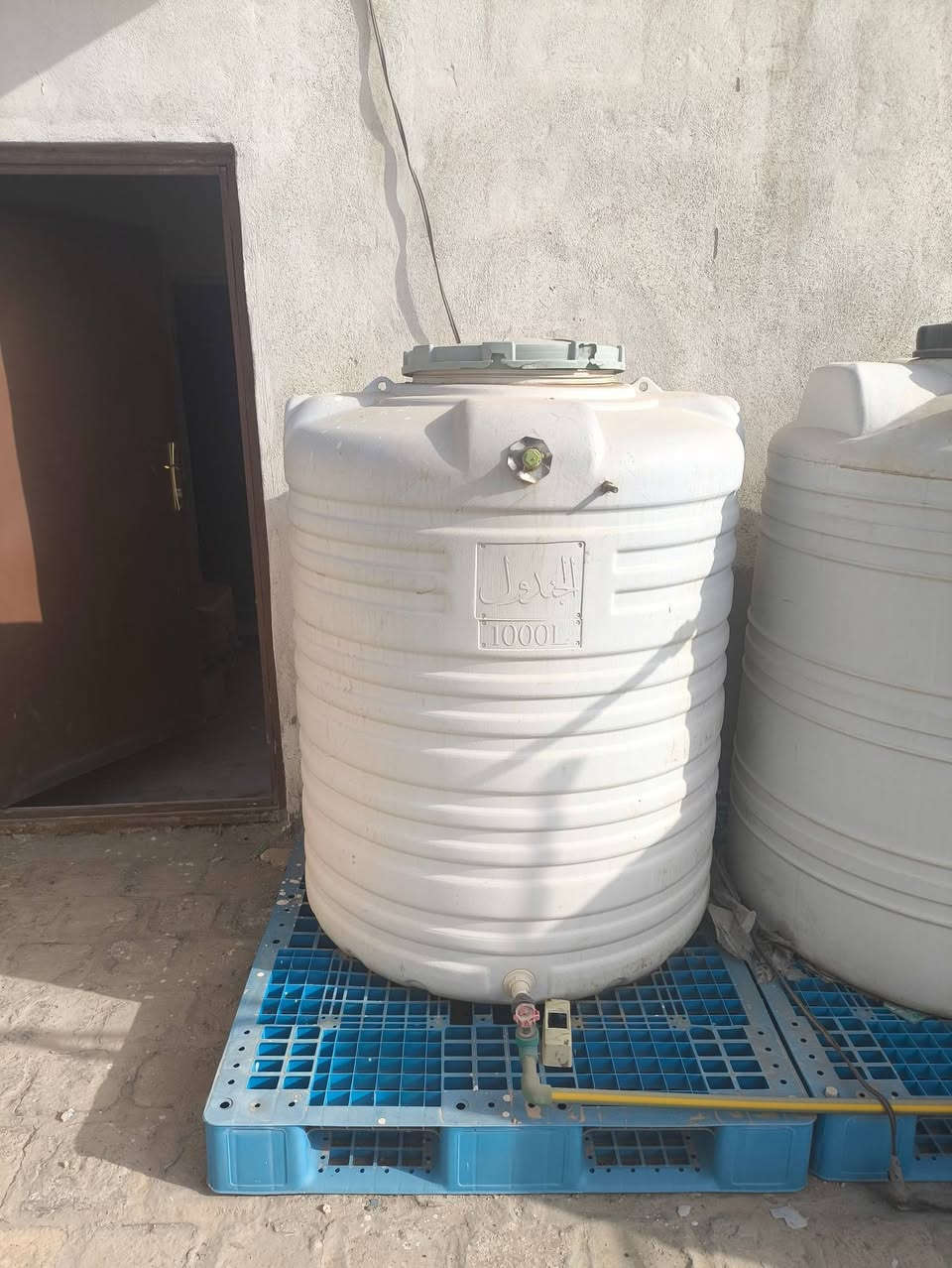 سلام عليكم شباب السبلت شغال فول بروده طنين ول مجمده جديده اجمد ول مكيف عوزه غاز وتانكي جديد الف التر ما مزروف عل فحس ول بوفيه هم جديده او عندي ديوان كامل***********
