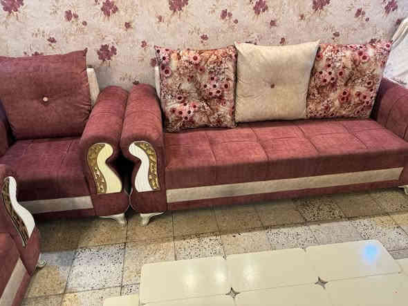 للبيع جديد جدا السعر 350 الف رقم الهاتف ***********
