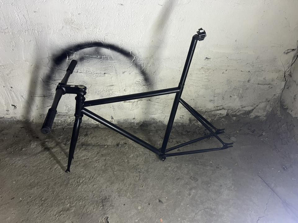 السلام عليكم 🫡
متوفر فريم فكسد كلاسك

‏مع ركبه و￼￼ستيرن￼ و بوري سرج

‏واير دفن

السعر25

مكاني بغداد حي تونس 

رقم ***********
