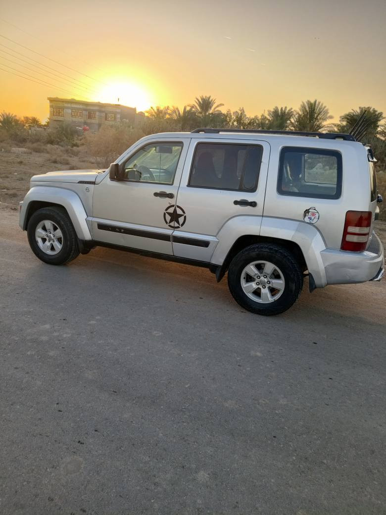 جيب لبرتي 2011وارد امريكي بيه باب مبدل بمريكه بس لباقي كفاله عامه ضربه وصبق محرك كير حداديه دواخل كله جديد تخم تاير جاهزه سياره مانقصه برقي ترايك لربيل رقمه بصره تحويل كبل سعره 85وبيه مجال بصيط عنواني بصره *********** البصرة, العراق
