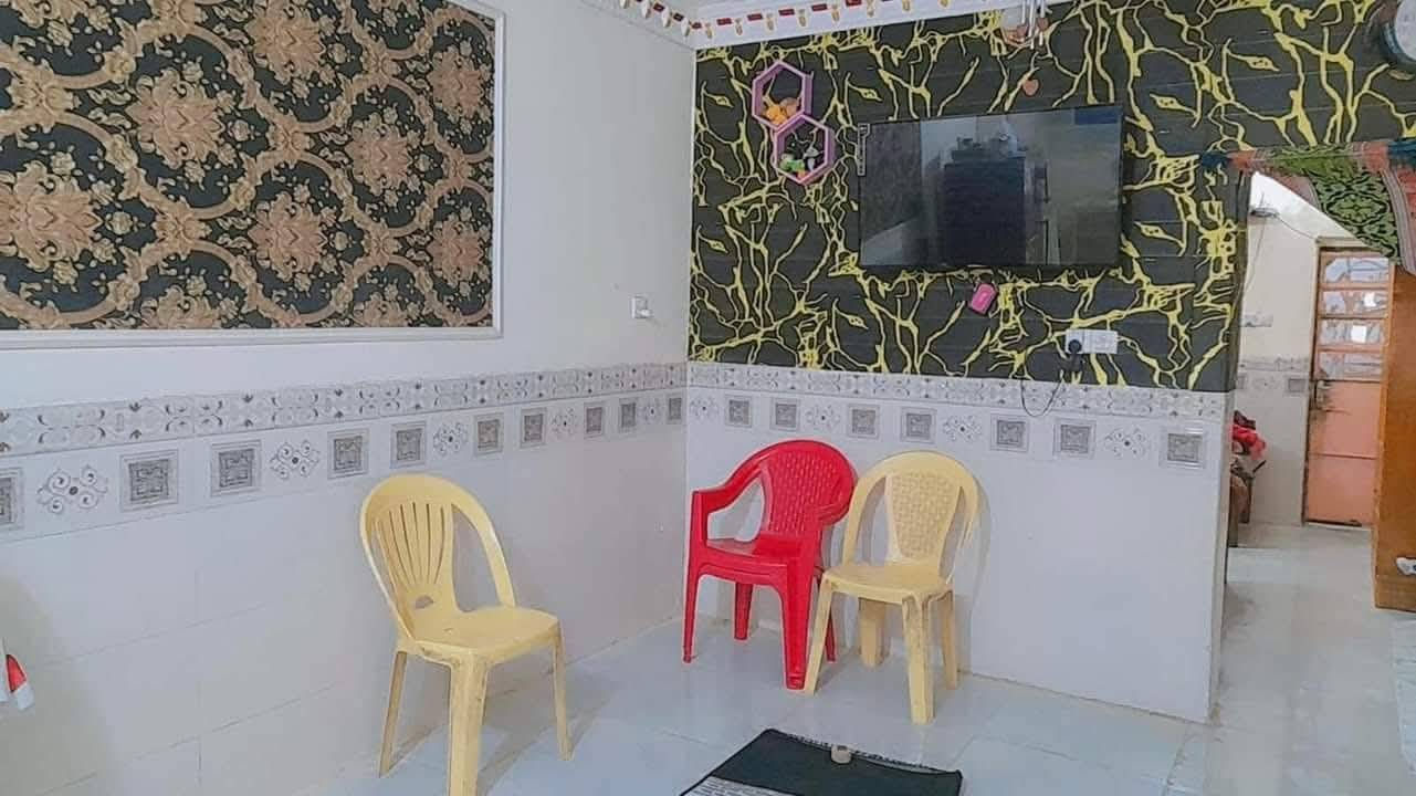 � موقع مميز – للبيع الآن!
#أمير_وتوت_للأستثمار_العقاري

✨ المواصفات:

 • مساحة 50 متر مربع
 • سند 25 وبي سند باسم المالك الجديد
 • شارع واسع 13 متر
 • بناء أبلوك مع سقف شلمان
 • مجاري وخدمات كاملة

🛋 تفاصيل البيت:

 • غرفة نوم واحدة
 • هول واسع
 • مطبخ صغير
 • 2 حمام (داخلي وخارجي)
 • طارمة صغيرة

📍 موقع استراتيجي: قرب محطة الغاز، الأقواس والأسواق

💰 السعر: 35 مليون

📞 احجز الآن أو للاستفسار: ***********

🔗 تواصل معنا عبر:

 • واتساب: اضغط هنا
 • فيسبوك: اضغط هنا
 • انستغرام: اضغط هنا

✨ أمير وتوت للاستثمار العقاري – لأن موقعك أهم استثمار!
