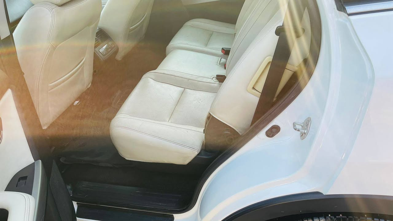 مازدا cx9 2013 مواسەفات خلیجی
تەنها ۹٤ هەزار کیلۆمتر رۆیشتیە
هیچ هیچی نیە
نە سبوغ نە تەعدیل
هەموو شتێکی بە شەرت دەفرۆشم
لە دەعامی لۆ دەعامی بە شەرت

سـعـر : لە کۆمێنت داوابکە ڕاستەوخۆ بۆت دێت 📥 

گێر و مەکیەنەی بەشەرت 
هیچ کێشەیەکی تێدا نییە 

ژمارەی خاوەنەکەی 
***********
