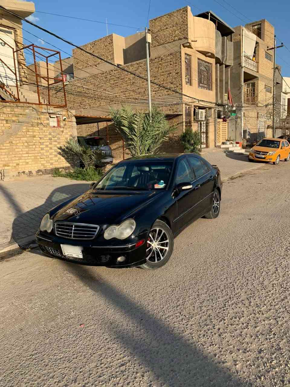 سي ٢٨٠ مديل ٢٠٠٦ محرك   ٣.٥  v6
رقم بغداد باسمي محرك جديد 
كير جديد 
حداديه جديده  
تبريد ثلج 
بيهه رش اربع قطع 
داخل سياره جلد وكلش نضيف 
ومواصفاته معروفه 
 
مكان سياره نجف 
ستفسار تصل ***********
سعر مناسب
