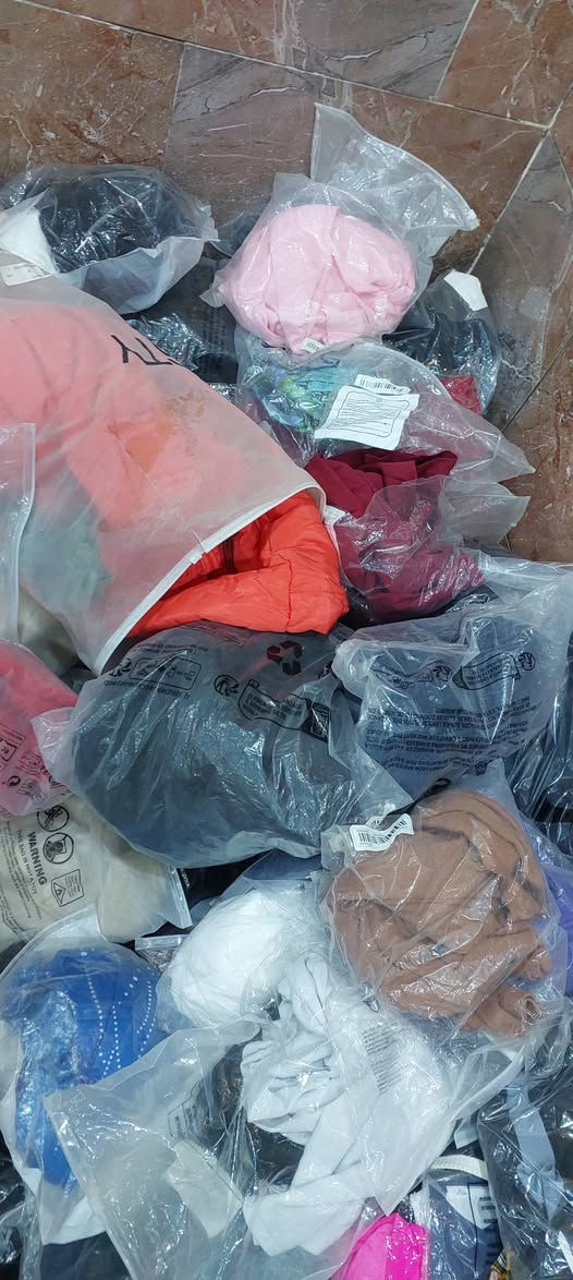 عرض خاص لمده ٤ ايام فقط للخميس ينتهي الاسعار من الف ل١٠ فقط💜 تجين تكدرين وتاخذين بالعافيه بدون ترجيع وبدون تبديل (البضاعه شي ان  dhl وامزون )القطع جمال كوالتي فول صيفي شتوي وبهاري نسائي بناتي ولادي شبابي مخلوط
العنوان بابل قضاء القاسم حي العسكري قرب سيد احمد بيت ابو سعد شاكر حديد 
الوقت من الصبح ل٥ فقط 
الاسعار ثابته بدون عمله رجائا لان عرض علمود العيد واسعار بلاش لو تاخذين قطعه حاله حال ٢٠ قطعه ارجو التفهم💜💜


**إذا كنت صاحب هذا الإعلان وتريد حذفه لأي سبب، رجاءا أرسل رسالة إلى الدعم الفني**