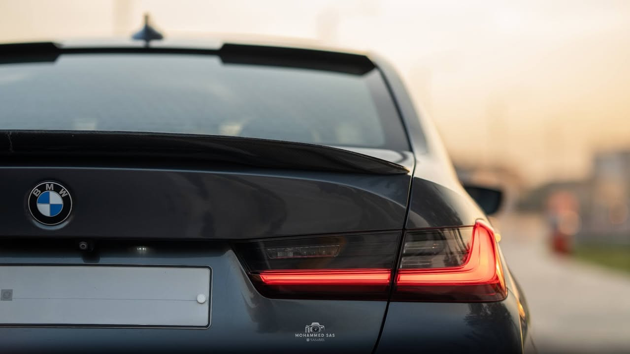 للبيع فقط بدون مراوس وسعر مناسب
BMW330 X Drive
2020 
Kit M 2024 
ماشيه ٨٥ ميل
-----------‐------------------
السياره فول موصفات 
-كيجات دجتال 
-شاشه  كبيره
-كشنات تدفئه + فول تحكم+خزن ميموري
-رادر منع تصادم+رادر النقطه العمياء+رادر خطوط الطريق 
-اوتو هولد
-٣ مودات للقياده 
-اناره ليد دشبول متغير الوان 
وبعد بيها كل هواي موصفات 
-----------------------------------
ضرر سياره جدآ بسيط بدون دواخل 
جاملغ امامي وباب صور ضرر موجوده
صبغ قطعتين الجاملغ وباب فقط
ايرباك طاك
-----------------------------------
ميكانيكيات 
محرك جديد شادلها
كير تبريد كهربائيات كفاله صفر مسج
عندي الصدر يحتاجله تريب بسيط
______________________
سياره كلش حلوه وكاعد 
رقم سليمانيه تحويلك ثاني يوم
وبس الكت و الكماليات البيها مكلفاتني فوك ٢٠ ورقه 
وبل عافيه على شراي 
سعر مطلوب ٢١٥ ورقه وبي مجال حك جيه 
مكان سيارة 
بغداد حي جامعة 
متواجد وتساب 
‎0773 398 9407
