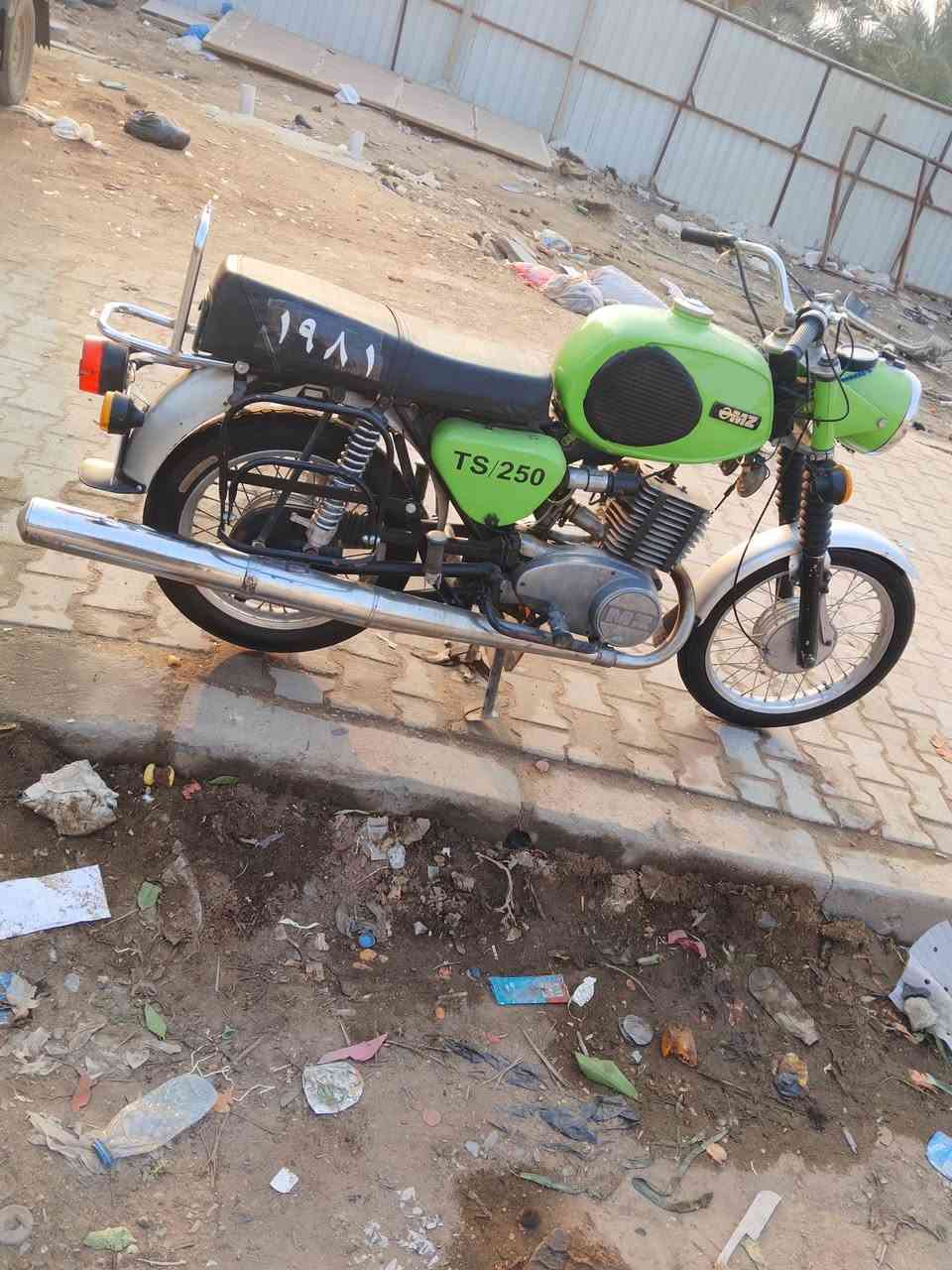 سلام عليكم مطور البيع 81 رقم وسنويه بدون راعي سايس 4 الحيم صوب واحد جوه الكشن مطور معمر جديد كهربايات شعال كله او مروس 82 العنوان نجف الرقم *********** و رحم الله والديه المو شراي لا يتعبني السعر خاص
