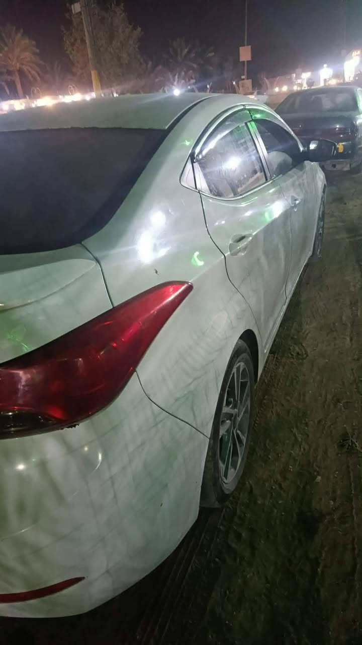 السلام عليكم الانتره مديل 2014 محرك 1600 رقم اربيل جديد
بيه بنيد وجاملغ نص صبغ مكانه النجف السعر 115وبيه مجال

***********
