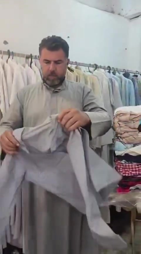 السلام عليكم وجبه جديده فساتين نسائية قمصان نسائي كل قياسات موجوده ونظافه فول وتدللون علينه العنوان بهرز خلف السوك عماره حجي خلف للاستفساروالتواصل على رقم ***********
