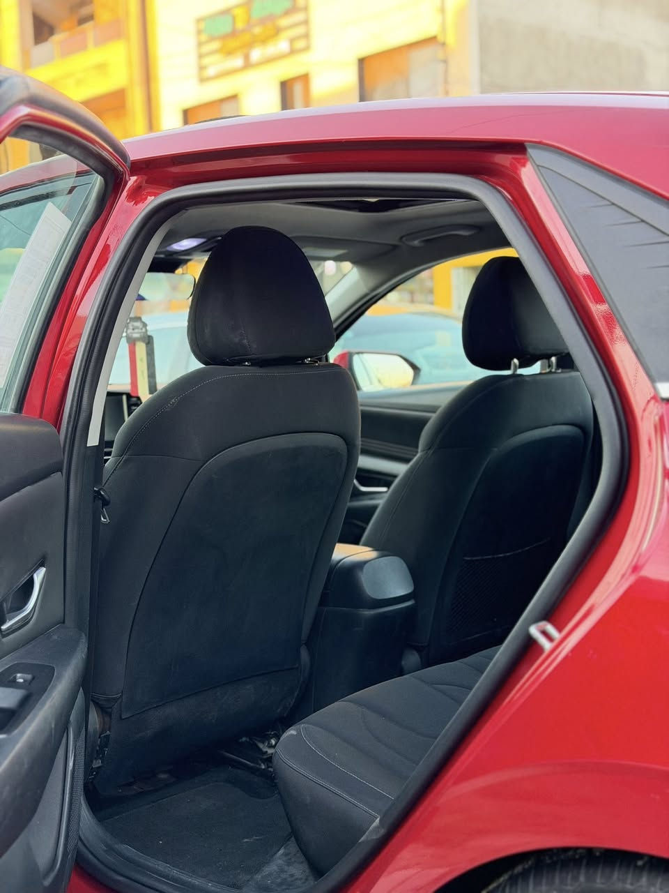 سلام عليكم النتره موديل ٢٠٢٢
حادثها كما موضح بل صوره فقط الجاملغ الخالفي 
السياره بدون اي نقص جديده ترايك وين ميعجبك 
رقم بغداد بسمي تحويل ثاني يوم السعر ١٤٨ وبيه مجال 
الاستفار الاتصال عله الرقم ***********
