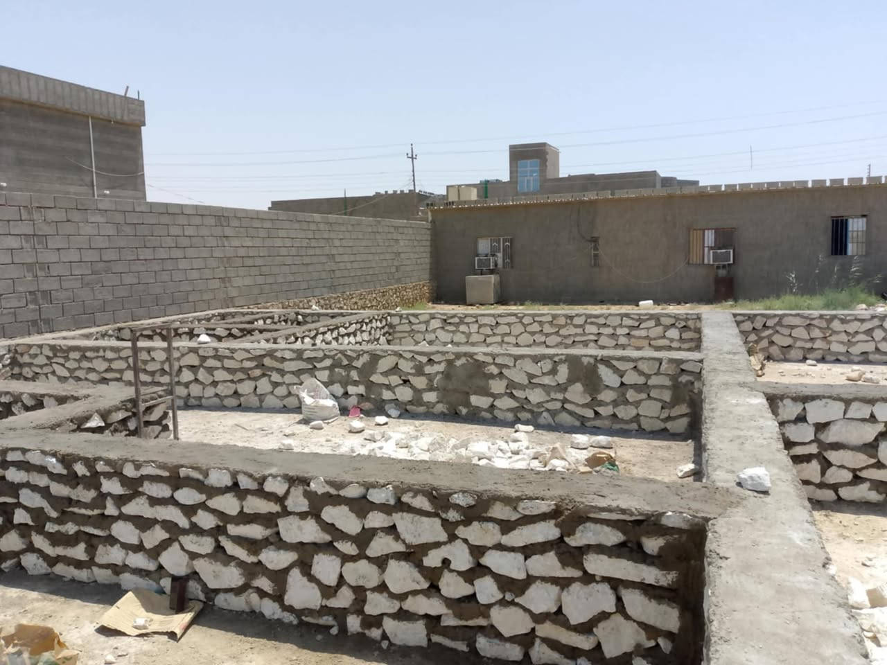 سلام عليكم بناه حجر وبلوك مرتب الحجز ***********
