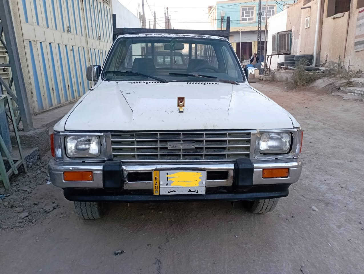 السلام عليكم للبيع بيكم 1988 سياره مكفوله من الضربه وتبديل سياره مكفوله كير شاصي  محرك ثري واي كير خمس نمر سنويه الغايت 27 رقم واسط السعر 45 المكان الديوانية تصال على رقم ***********
