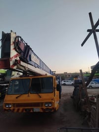 كرين كاتو 40 طن جاهز بدون اي نقص كفاله مكانه بغداد السعر 625$ وبيه مجا...