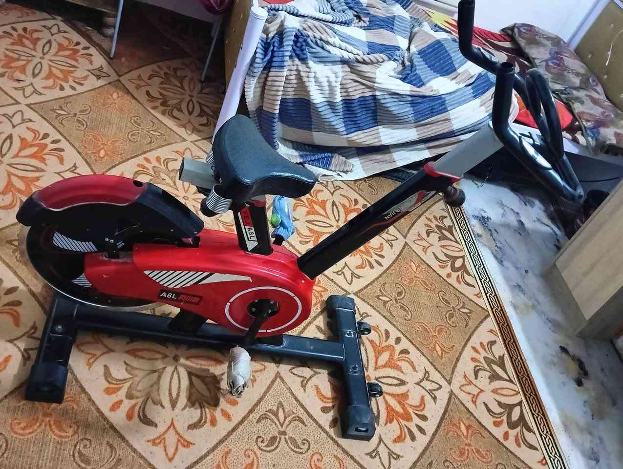 سلام عليكم بايسكل رياضي للبيع يفيد إلى يلعب رياضه السعر 85 وبي مجال المكان البصرة الزبير رقم تواصل ***********
