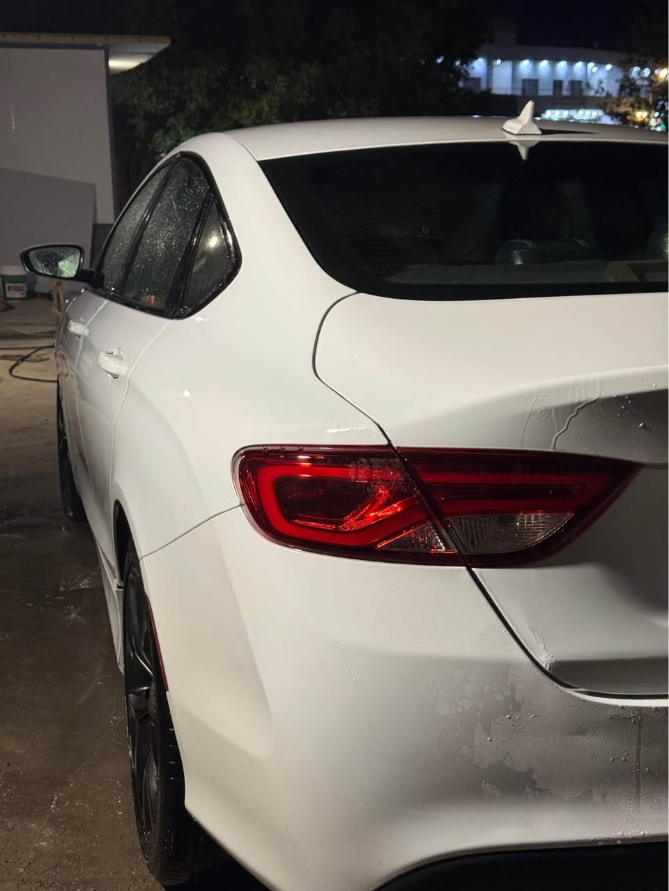 السلام عليكم 
للبيع C200 2015السياره كفاله عامه ما عده جاملغ والبنيد معدل على البارد ومصبوغ توحيد الوان سياره فول مواصفات ما عده البنوراما فئه S شفتات رياضيه كزوز بلادي رياضي دواخل اسود جلد سايد بريد بصمه شاشه وعينه اوباما ماشيه 188 كيلو رقم ناصريه مشروع وطني ب اسمي 
العنوان بصره ابي الخصيب 
السعر 125وبيه مجال 
الرقم (***********) البصرة, العراق
