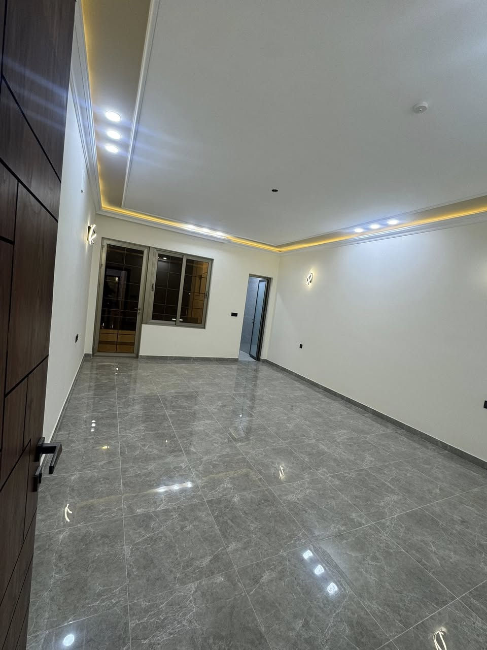 عقار للبيع زيونه محله 710 المساحه 150 متر يحتوي على 4 غرف نضام سويتات بناء 2025  الاستفسار ***********
