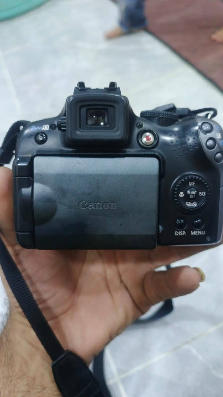 كامرة شغالة مابيهة شي اسمهة كانون تشتغل عل باتريات وبايتريات حالين مابيهة باتريات خربانا عنوان جزيرة ورة محطة بانزين الاولة سعرهة 150وبيهة مجال


**إذا كنت صاحب هذا الإعلان وتريد حذفه لأي سبب، رجاءا أرسل رسالة إلى الدعم الفني**