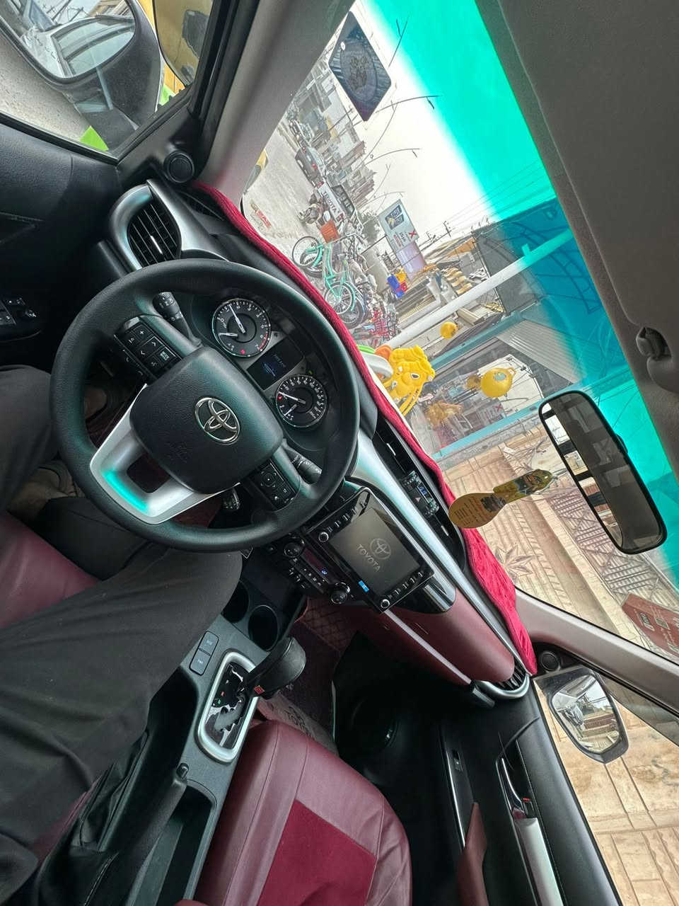 السلام عليكم تيوتا هايلوكس موديل 2025 زيرو ماشيه 2000 رقم صلاح الدين على وضع الشركه السعر جداً مناسب مستعجل عليها مبدلها بنيد شركه ما مصبور  موجود سونار السياره بوضع الشركه 300 ورقه اتفق وياك ثاني يوم احولك السياره وبيها مجال بسيط لشراي
الشراي الاتصال ***********
