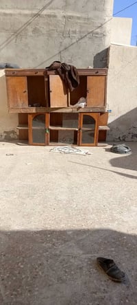 كاونتر وميز خشب للبيع حلوات عوزهن صبخ السعر 100وبيهه مجال ‏‪0780948036...