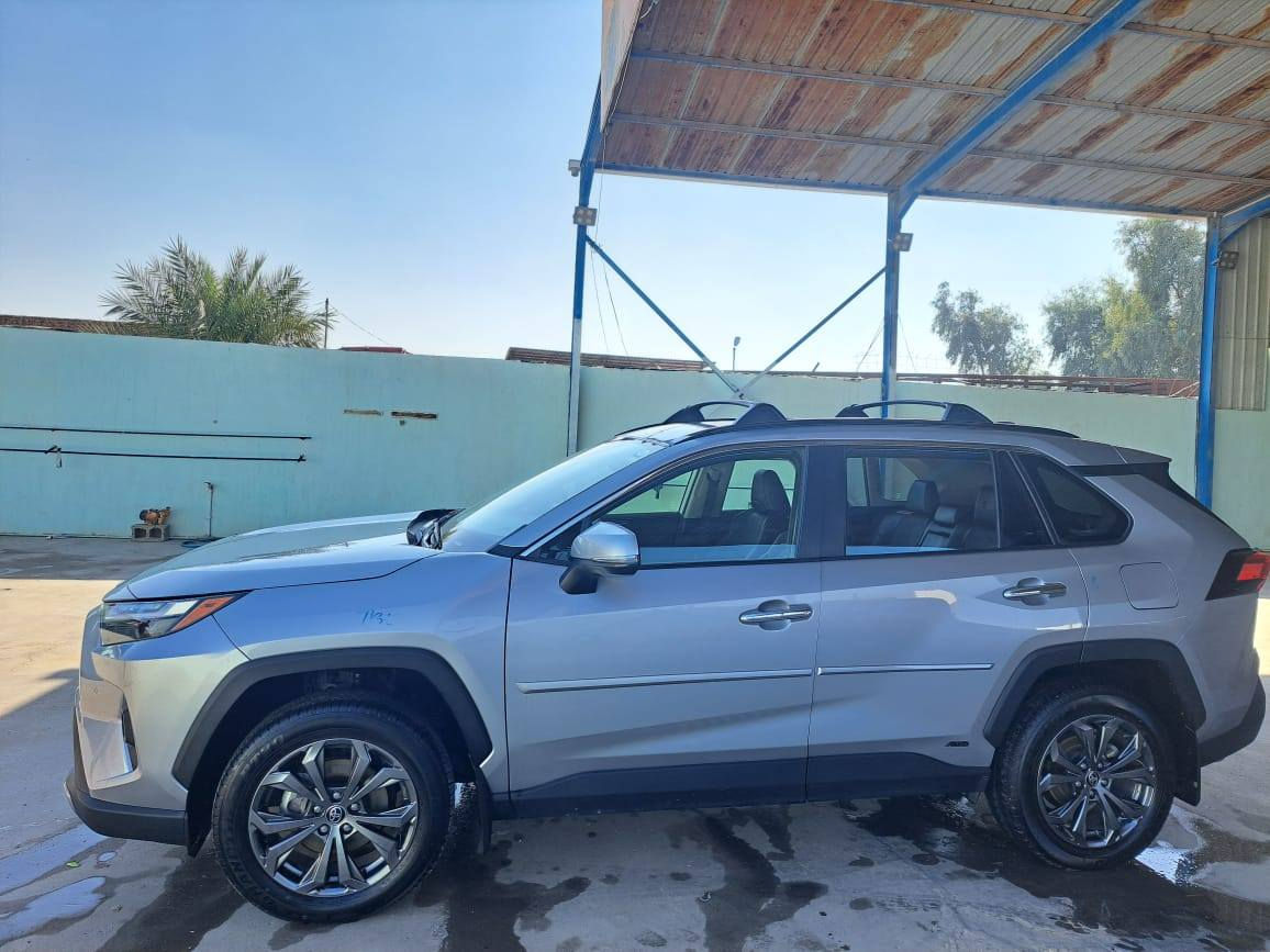 السلام عليكم للبيع راف4 موديل 23 هايبرد مواصفات لمتد مرقم بغداد للاستفسار ***********
