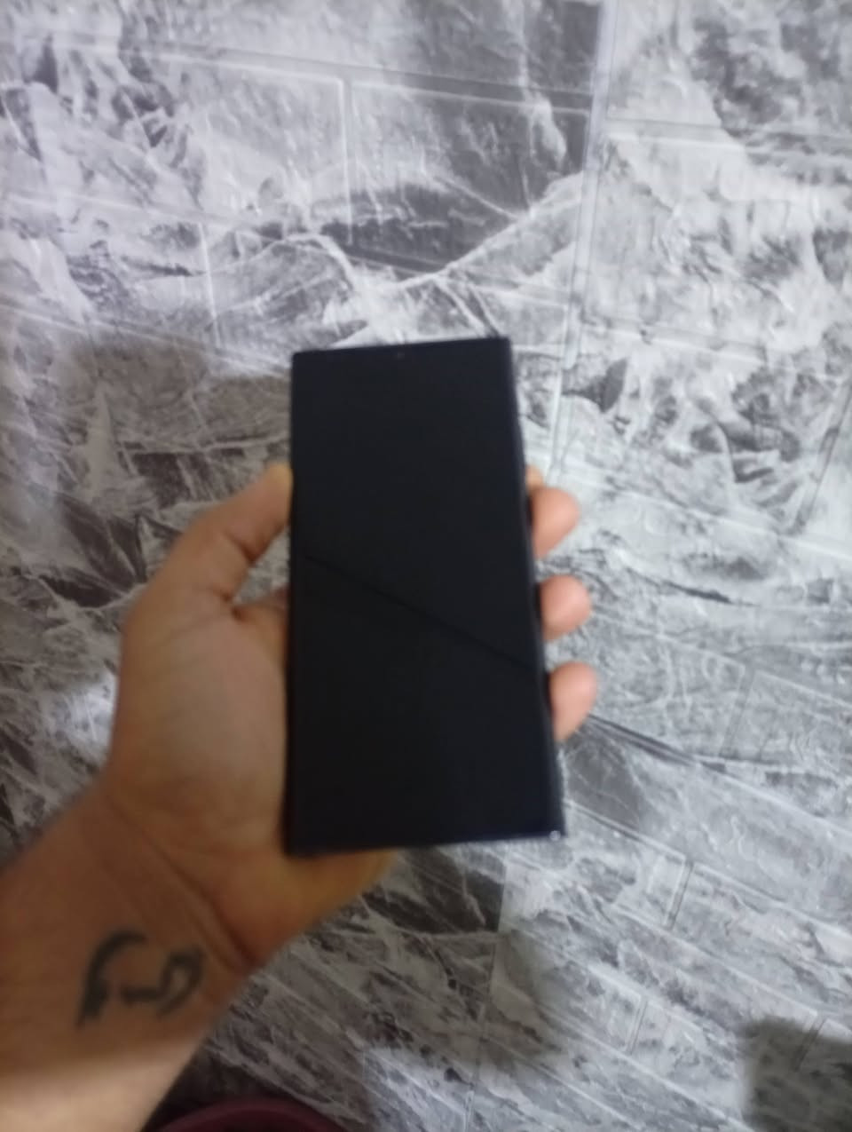 جهاز نوت 20, اني مشتري من الوكاله اول ما نزل الجهاز ومع مني وشاشه كامت شوي شمر بل لمس كلولي البورد رخه ماعرف شنو المهم سعره 250 عنواني بغداد ابو الدشير ***********
ويا كامل ملحقاته سماعاته الاصليه ولشاحنه
