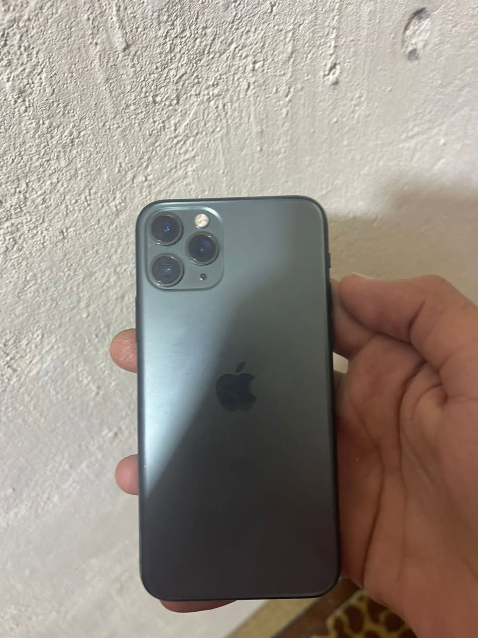 سلام عليكم iPhone 11 Pro الذاكرة 256 البطارية 72 مبدلة شاشة فقط التواصل على هذا الرقم￼***********
